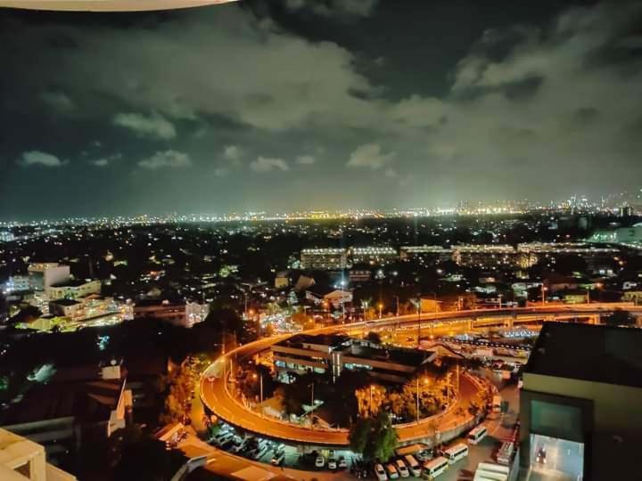 Azure Urban Residence A11 Near Airport And Sm Bicutan+ Free Wifi Paranaque City Bagian luar foto